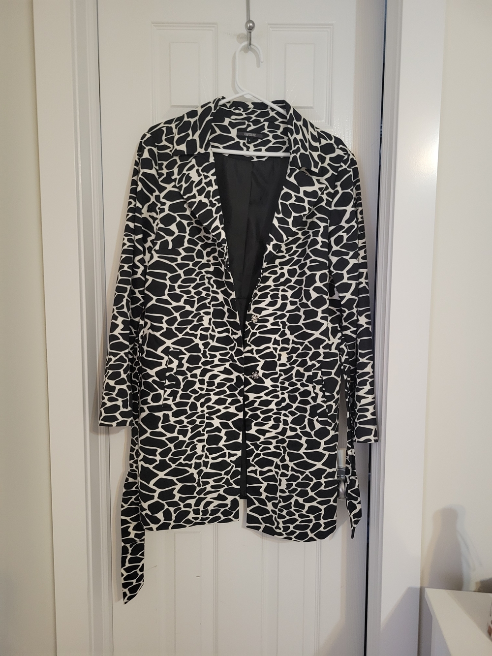 Chapter One Black & White Giraffe-Print Belted Trench Coat Size L